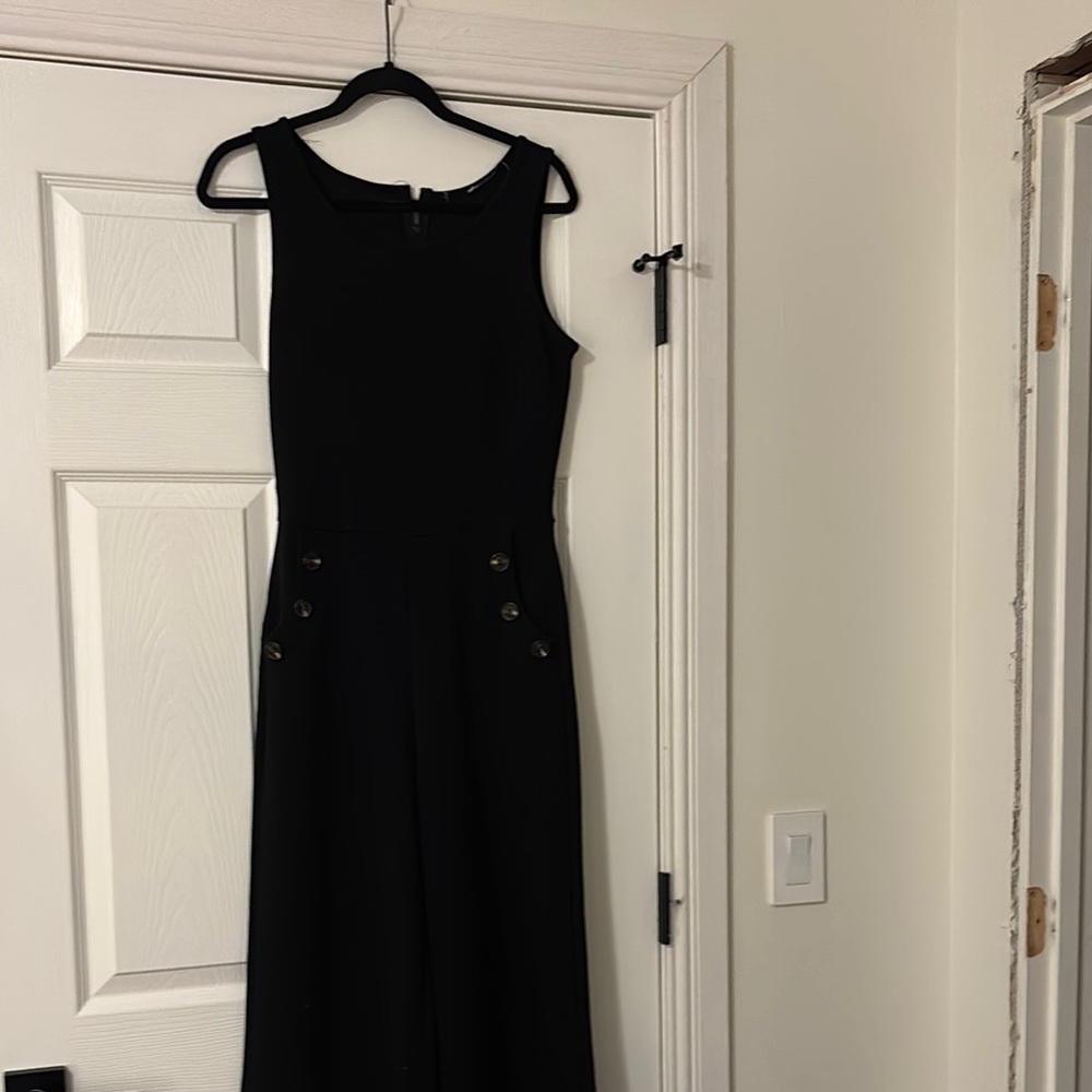 Elegant Black Sleeveless Dress